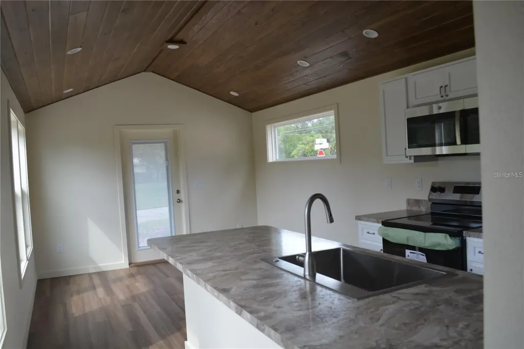 620 Third Street Oviedo FL 32765