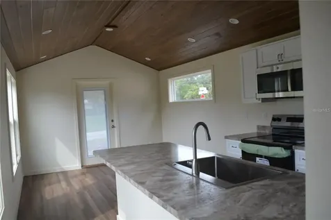 620 Third Street Oviedo FL 32765