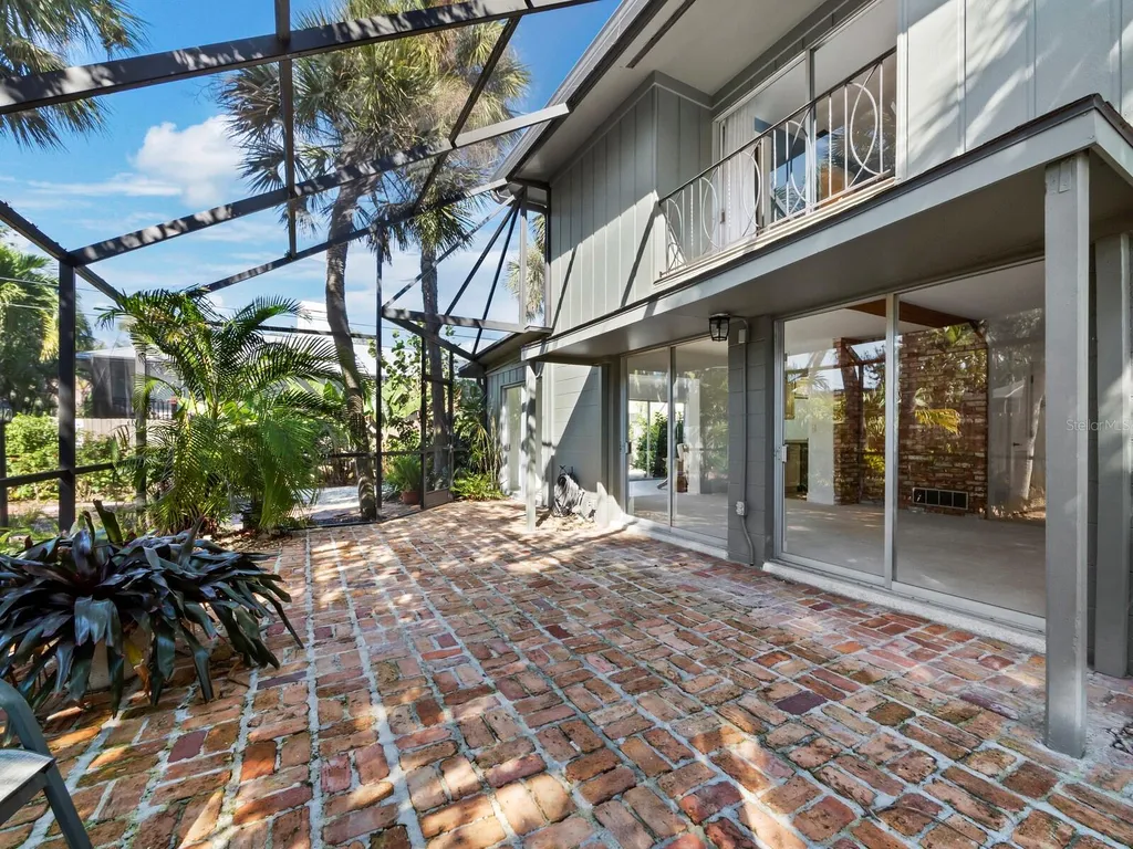 5451 Shadow Lawn Drive Sarasota FL 34242
