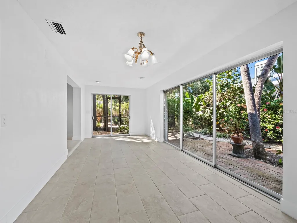 5451 Shadow Lawn Drive Sarasota FL 34242