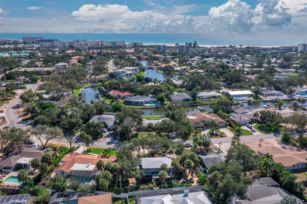 5451 Shadow Lawn Drive Sarasota FL 34242