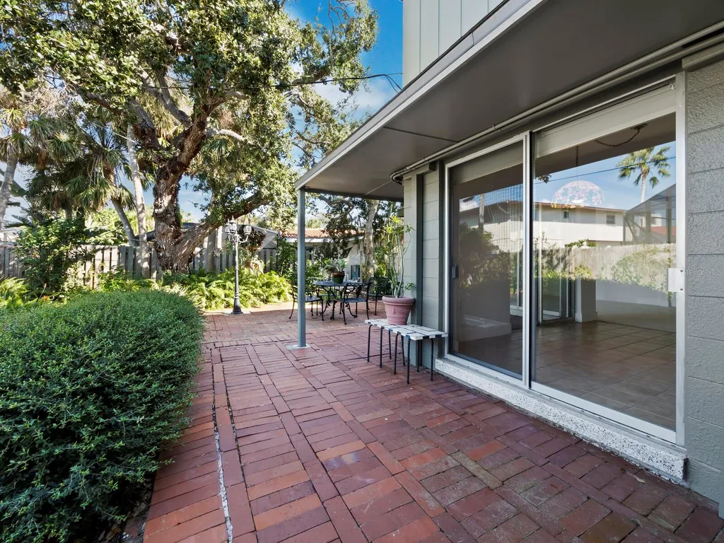 5451 Shadow Lawn Drive Sarasota FL 34242