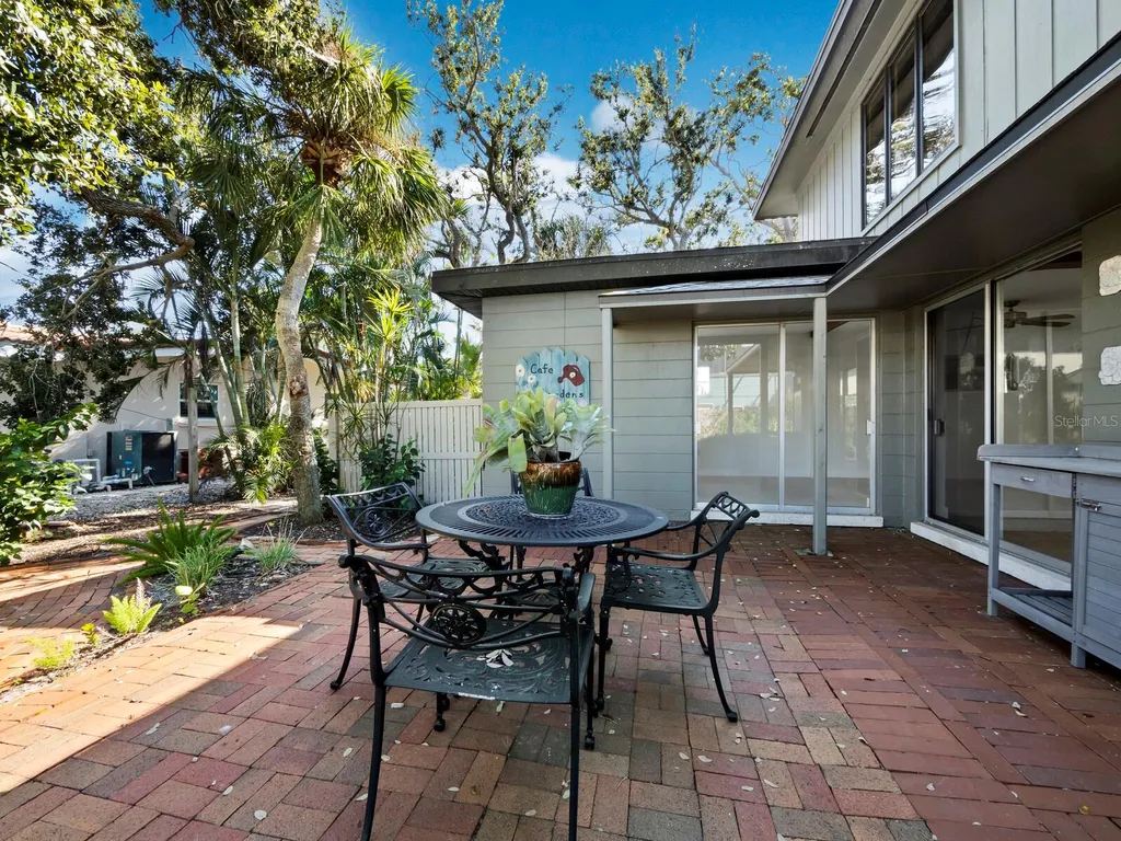5451 Shadow Lawn Drive Sarasota FL 34242