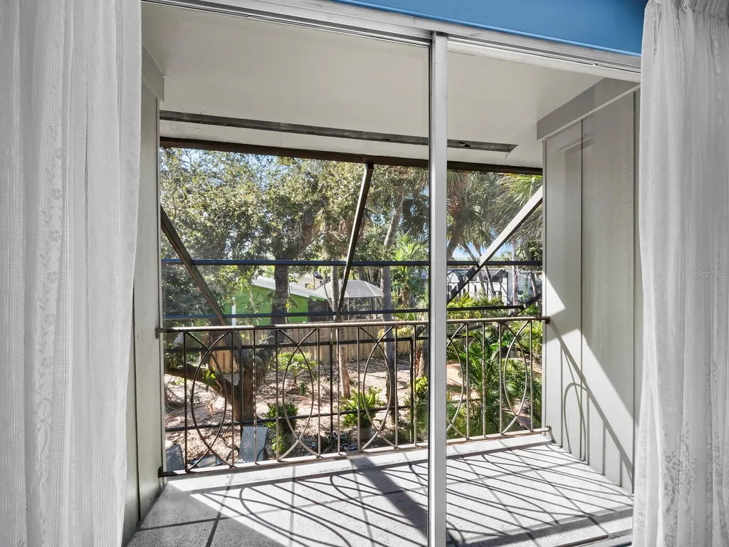 5451 Shadow Lawn Drive Sarasota FL 34242
