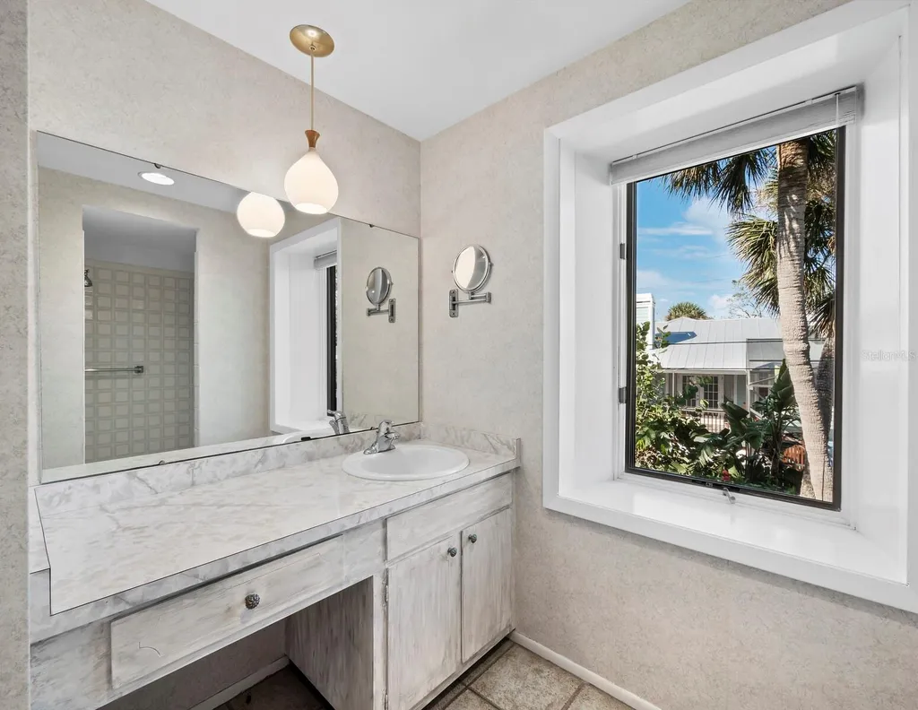 5451 Shadow Lawn Drive Sarasota FL 34242