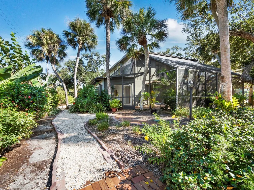5451 Shadow Lawn Drive Sarasota FL 34242