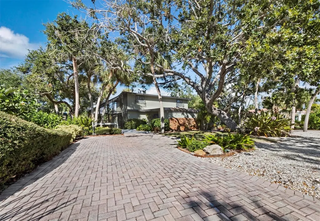 5451 Shadow Lawn Drive Sarasota FL 34242