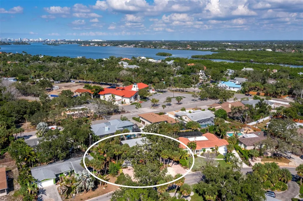 5451 Shadow Lawn Drive Sarasota FL 34242