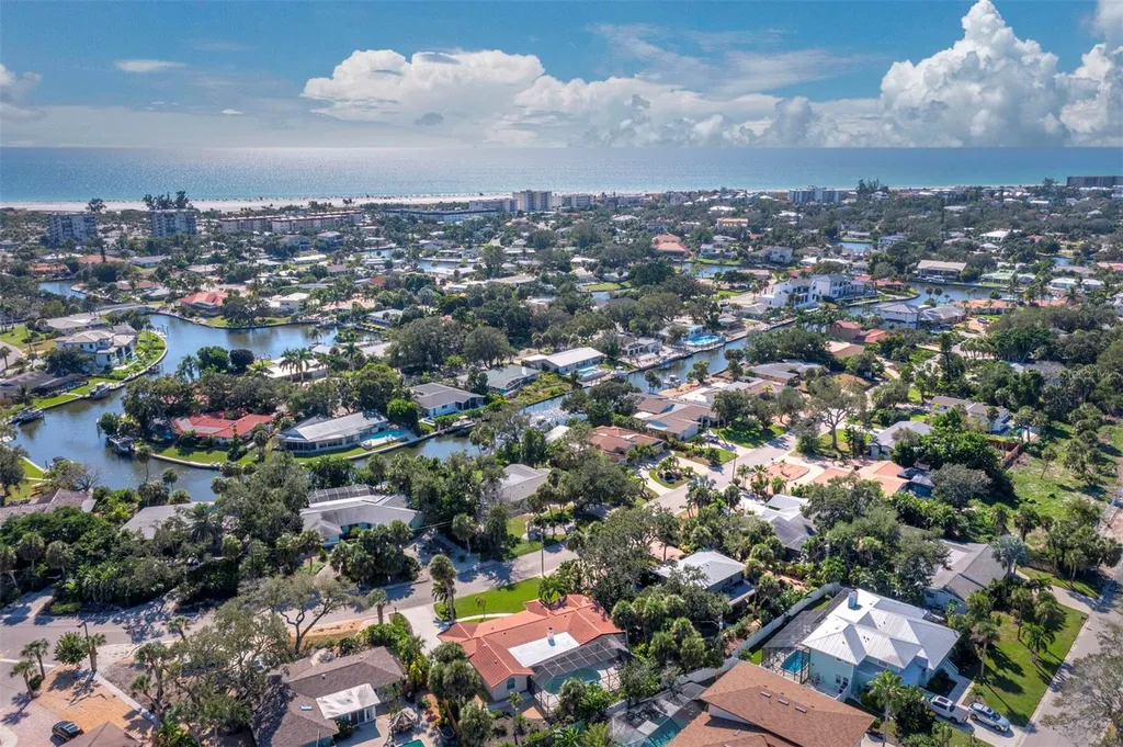 5451 Shadow Lawn Drive Sarasota FL 34242