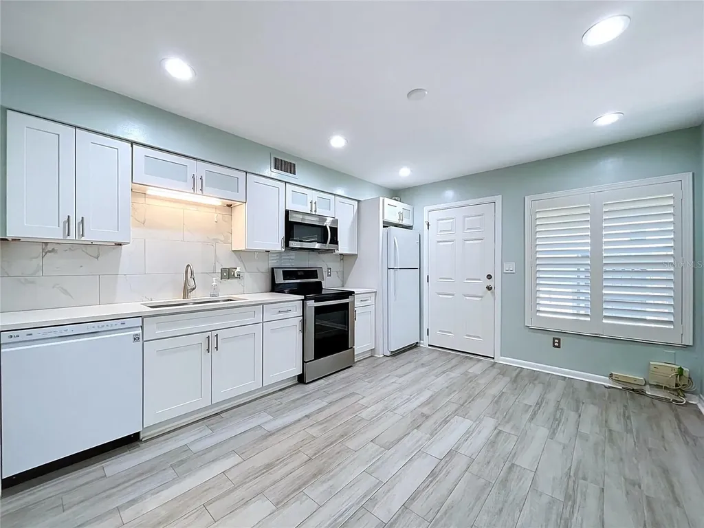 4517 W La Villa Lane Tampa FL 33611