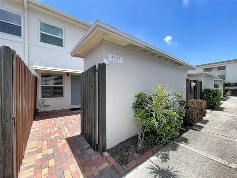 4517 W La Villa Lane Tampa FL 33611