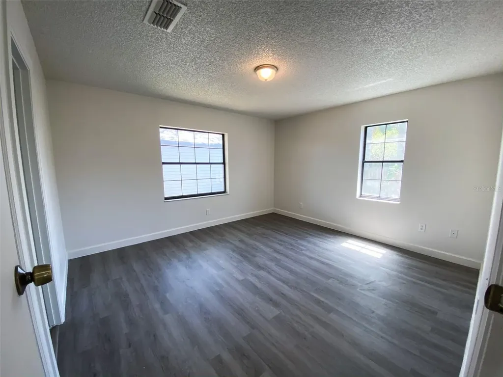 28046 Lois Drive Tavares FL 32778
