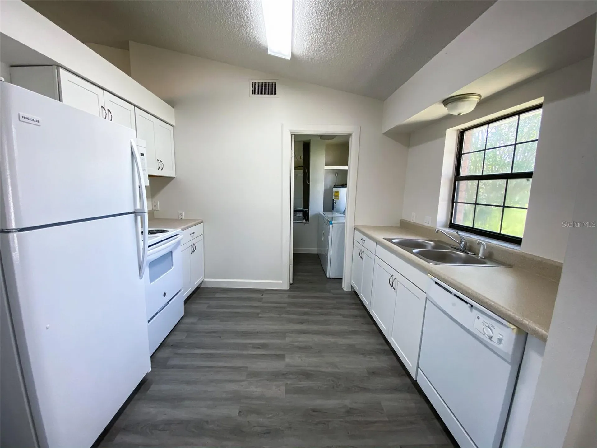 28046 Lois Drive Tavares FL 32778