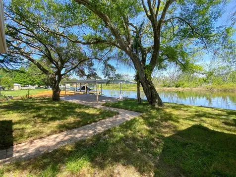 28046 Lois Drive Tavares FL 32778
