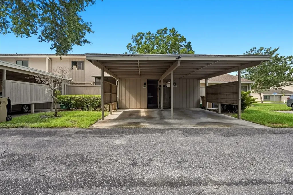 8003 Jasmine Drive Tampa FL 33637