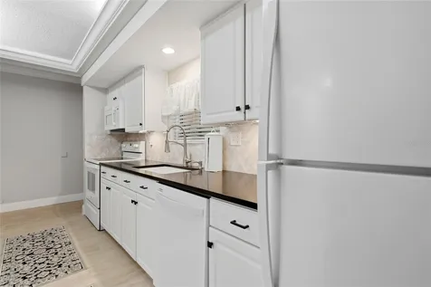 8003 Jasmine Drive Tampa FL 33637
