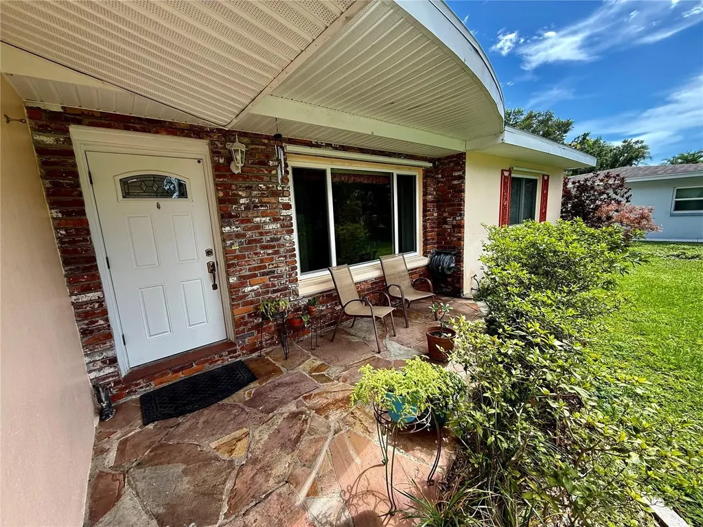 918 Bay Breeze Terrace Largo FL 33770