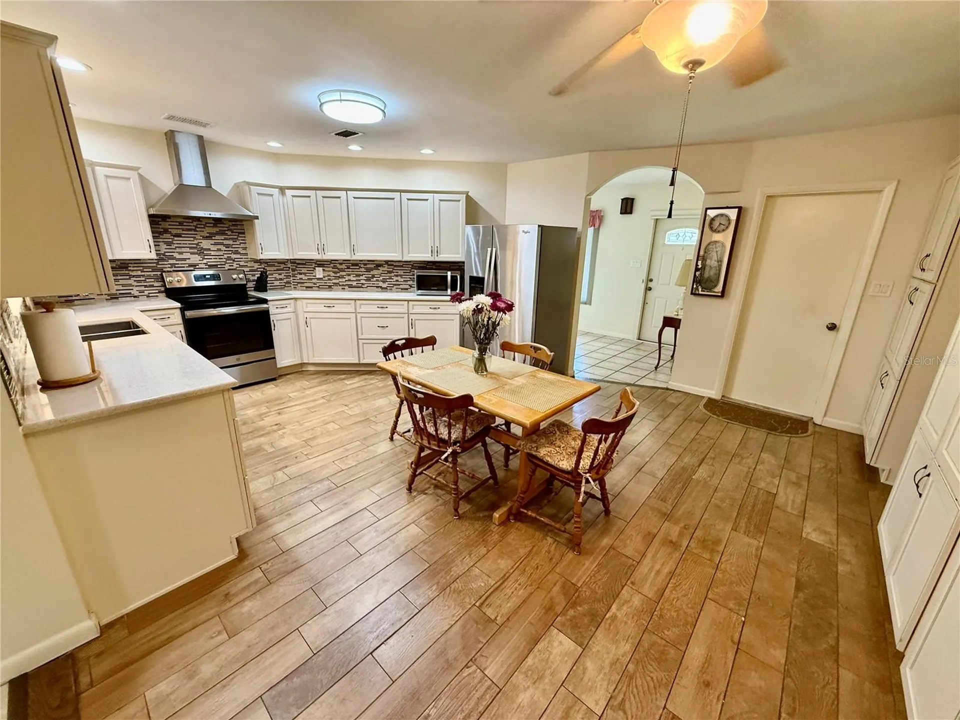 918 Bay Breeze Terrace Largo FL 33770