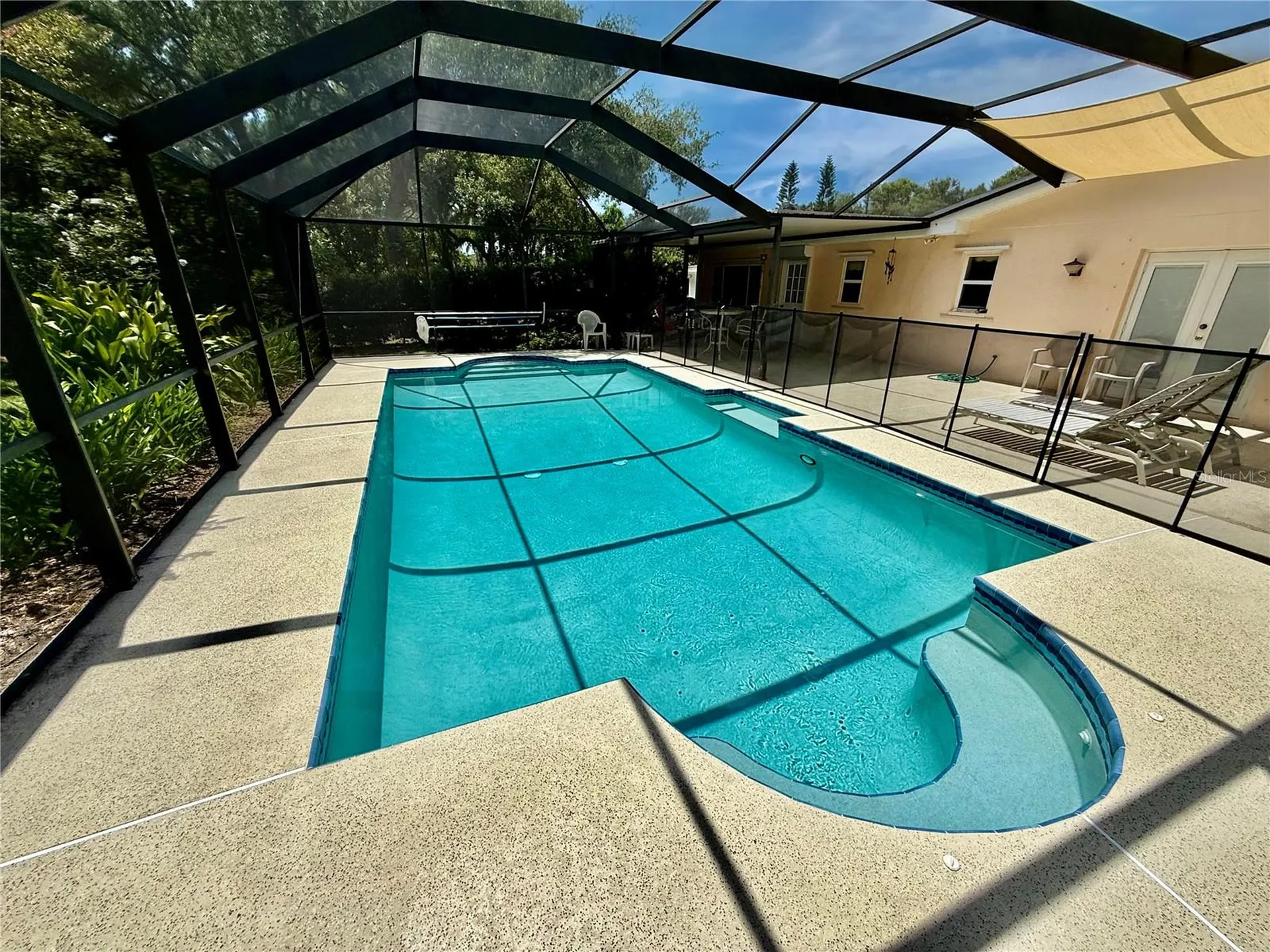 918 Bay Breeze Terrace Largo FL 33770
