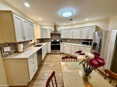 918 Bay Breeze Terrace Largo FL 33770