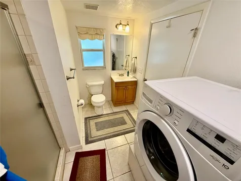 918 Bay Breeze Terrace Largo FL 33770