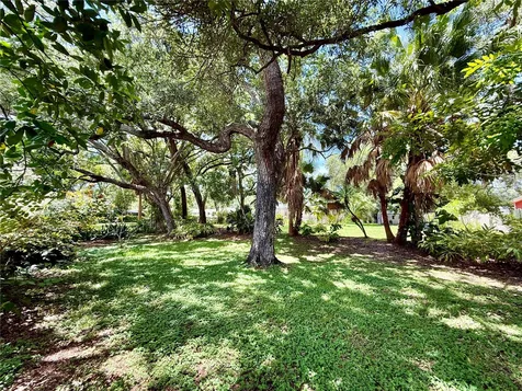 918 Bay Breeze Terrace Largo FL 33770