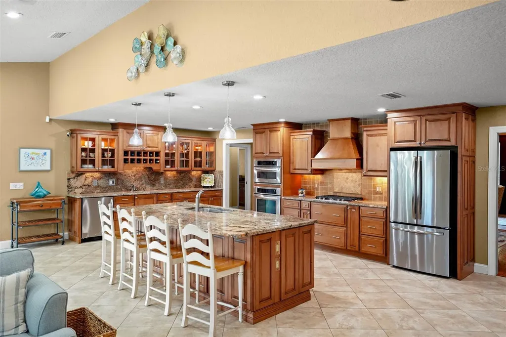 2001 Illinois Ave NE St Petersburg FL 33703