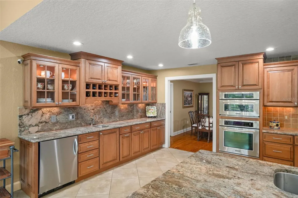 2001 Illinois Ave NE St Petersburg FL 33703