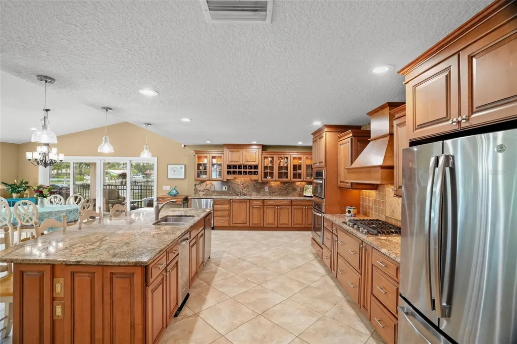 2001 Illinois Ave NE St Petersburg FL 33703