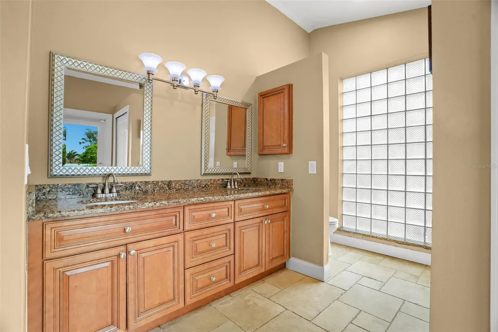 2001 Illinois Ave NE St Petersburg FL 33703