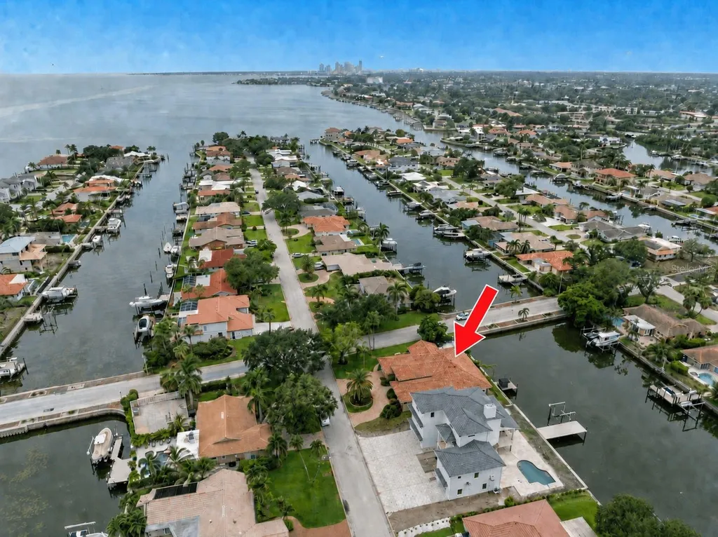 2001 Illinois Ave NE St Petersburg FL 33703