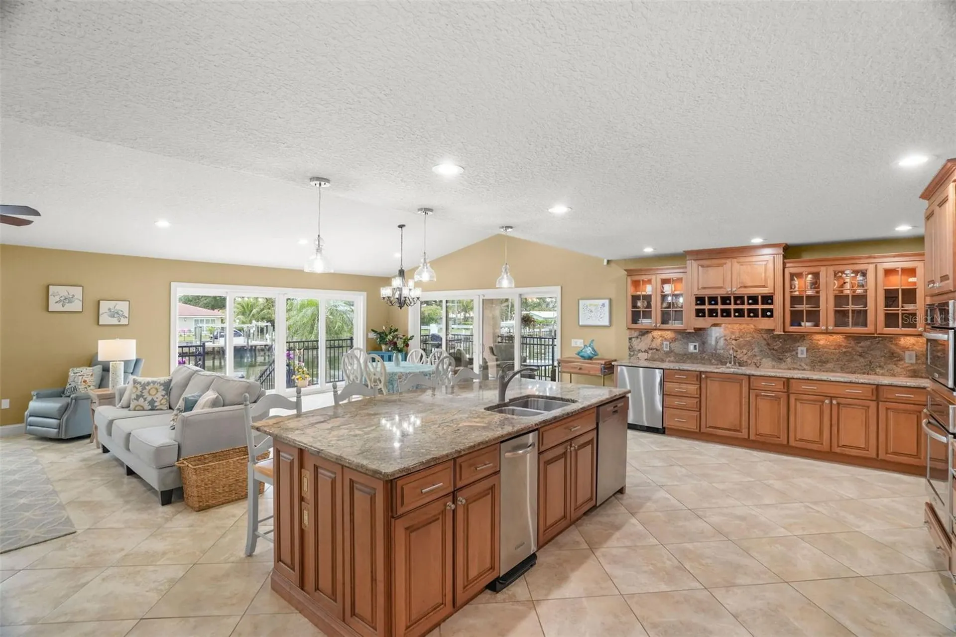2001 Illinois Ave NE St Petersburg FL 33703
