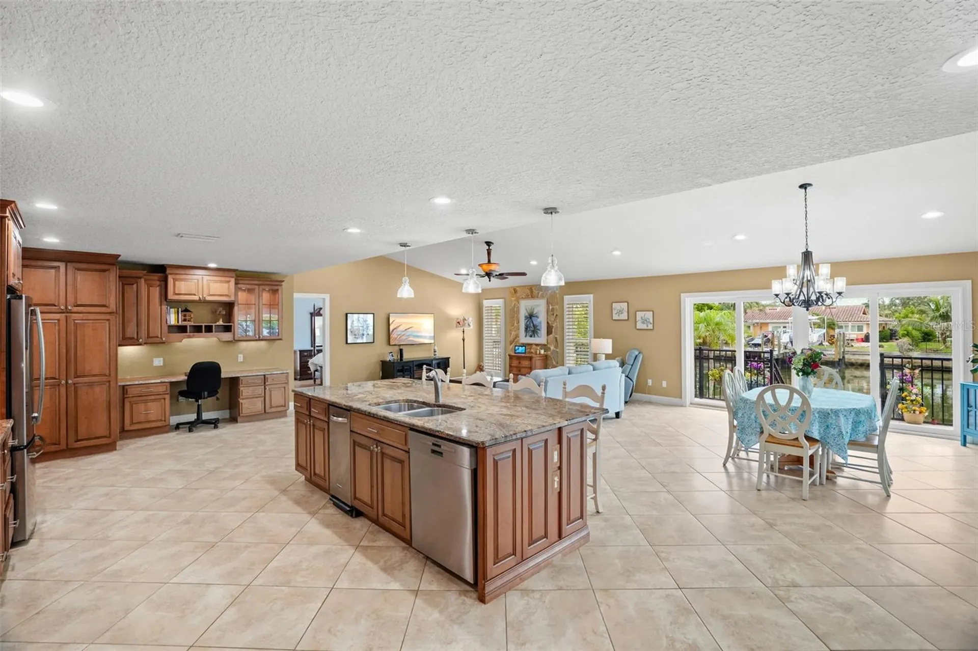2001 Illinois Ave NE St Petersburg FL 33703