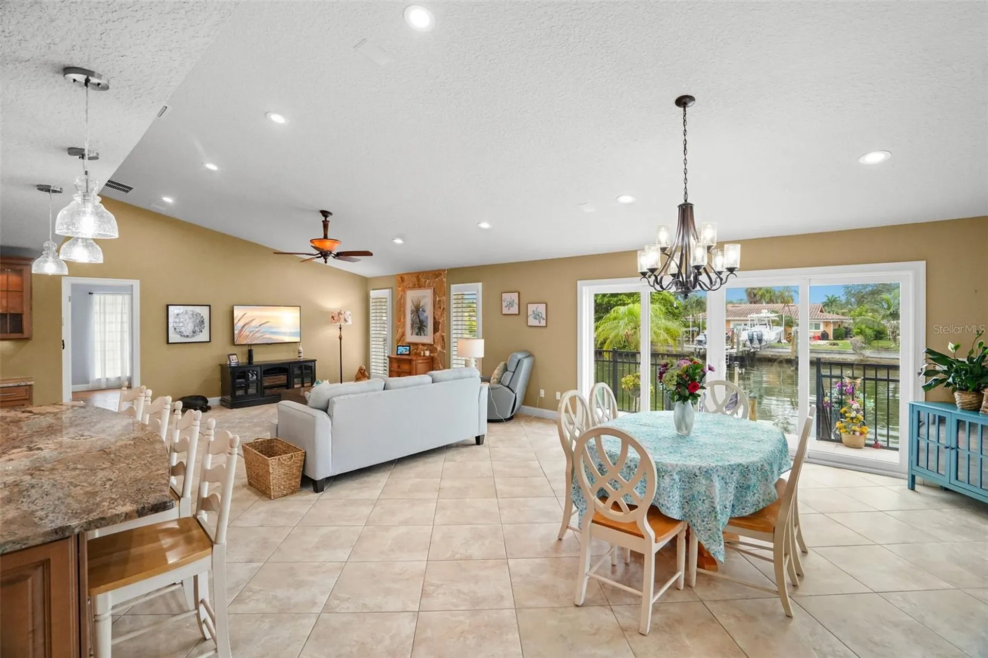 2001 Illinois Ave NE St Petersburg FL 33703