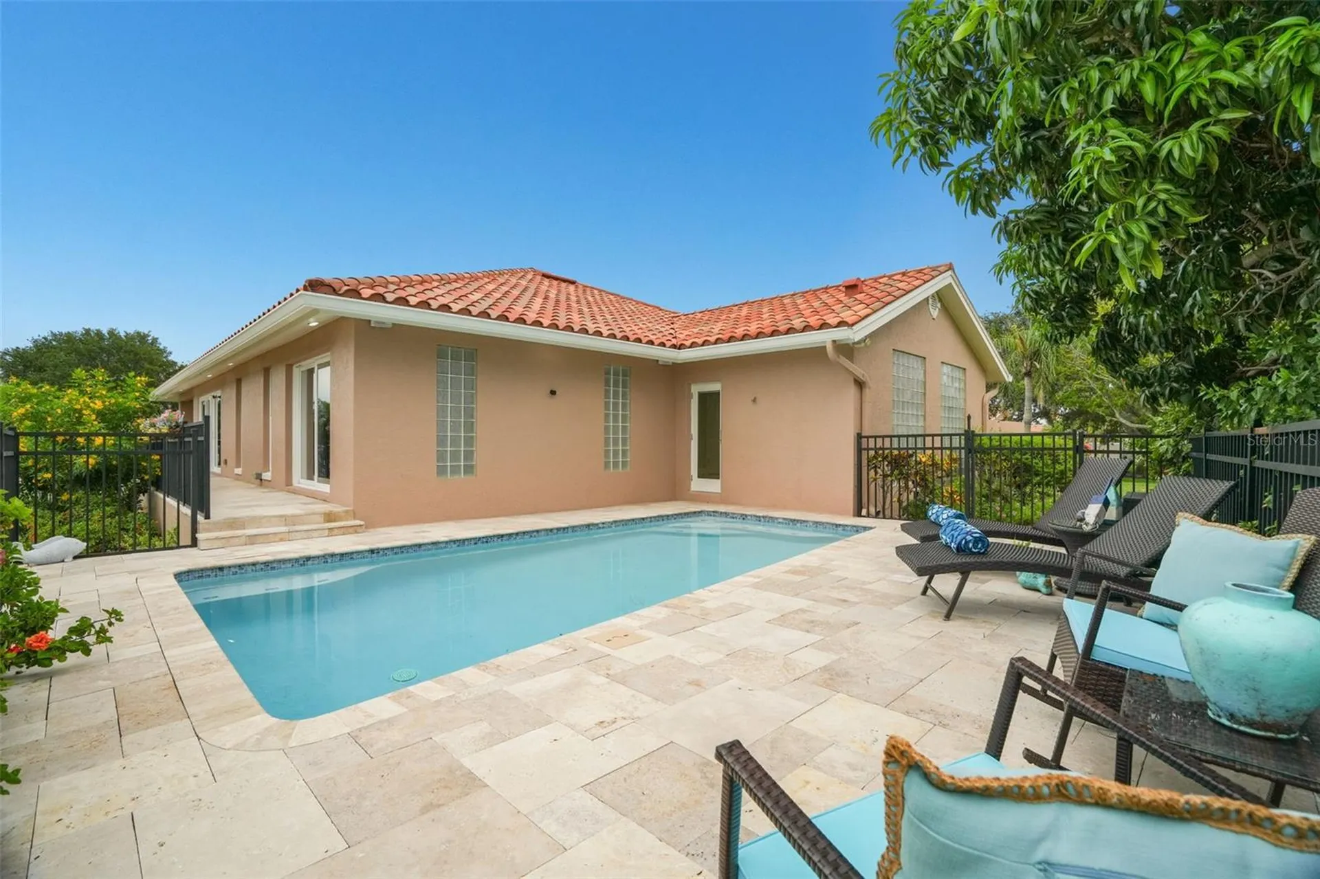 2001 Illinois Ave NE St Petersburg FL 33703