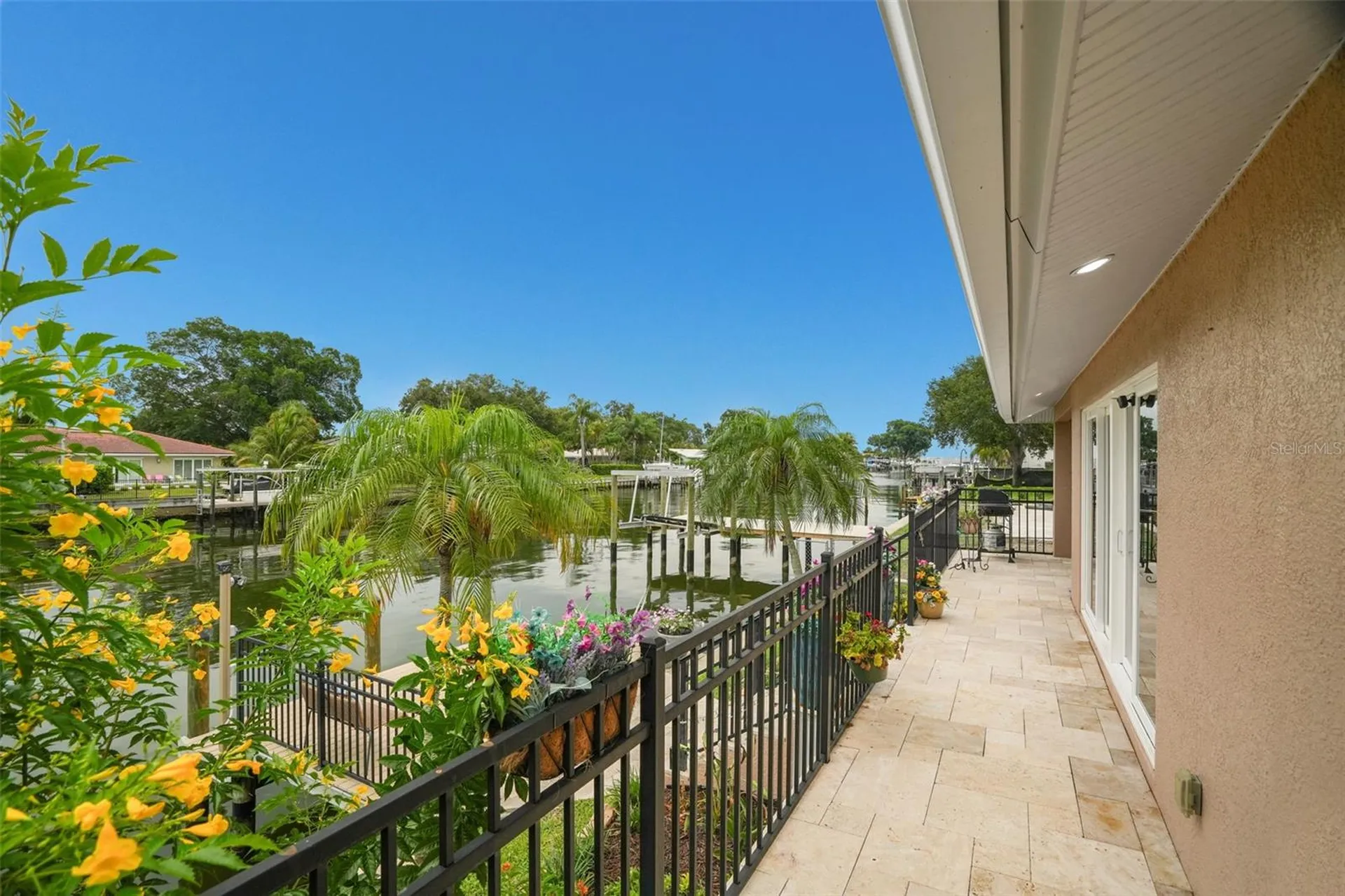 2001 Illinois Ave NE St Petersburg FL 33703