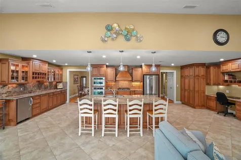 2001 Illinois Ave NE St Petersburg FL 33703