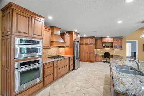 2001 Illinois Ave NE St Petersburg FL 33703