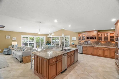 2001 Illinois Ave NE St Petersburg FL 33703