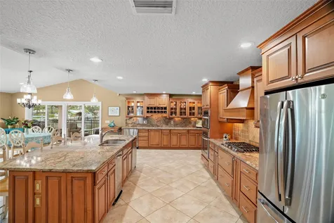 2001 Illinois Ave NE St Petersburg FL 33703
