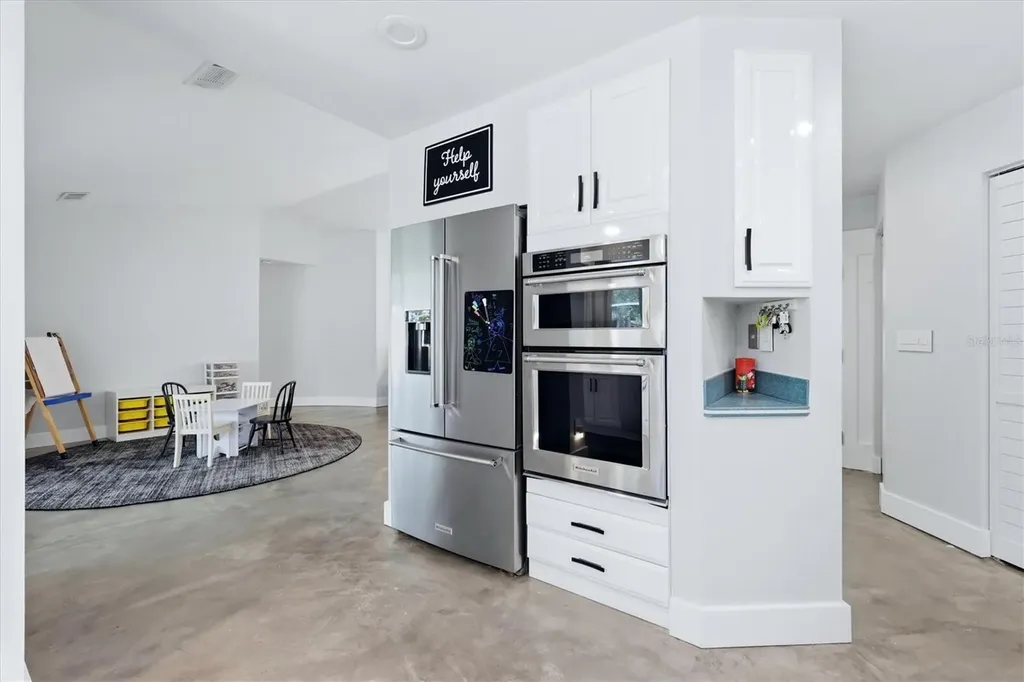 3900 Torrey Pines Boulevard Sarasota FL 34238