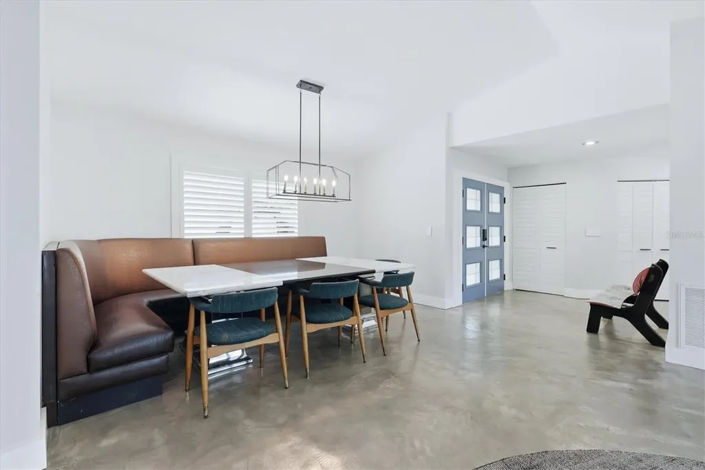 3900 Torrey Pines Boulevard Sarasota FL 34238