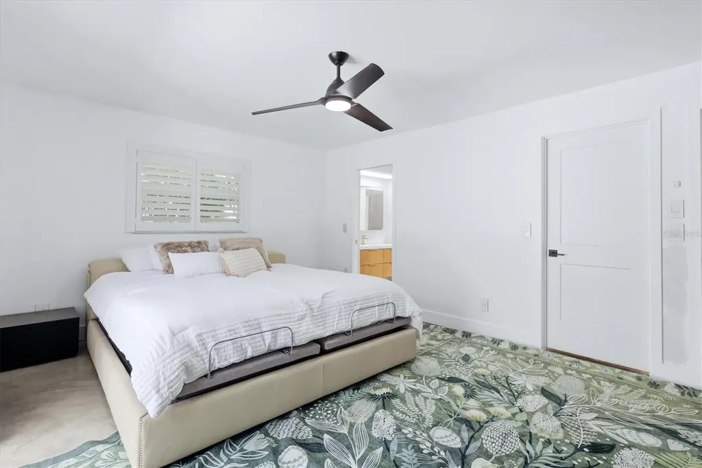 3900 Torrey Pines Boulevard Sarasota FL 34238