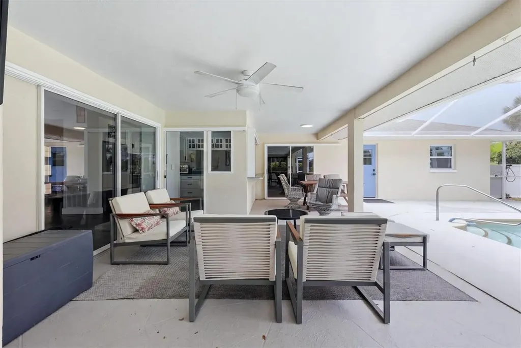 3900 Torrey Pines Boulevard Sarasota FL 34238