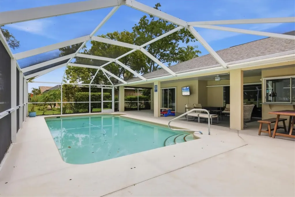 3900 Torrey Pines Boulevard Sarasota FL 34238
