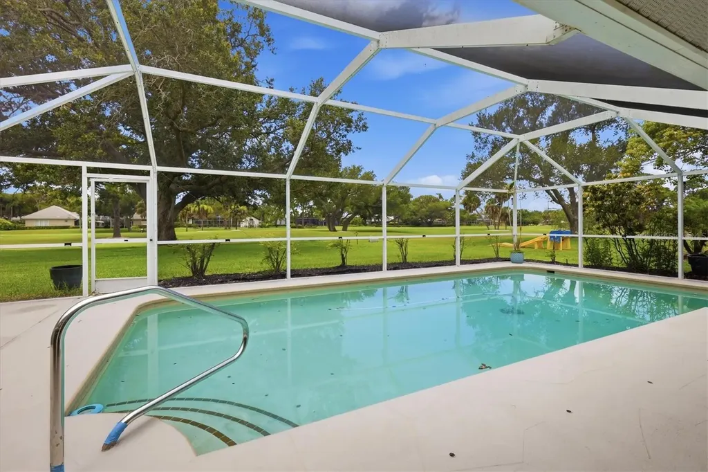 3900 Torrey Pines Boulevard Sarasota FL 34238