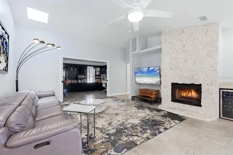 3900 Torrey Pines Boulevard Sarasota FL 34238