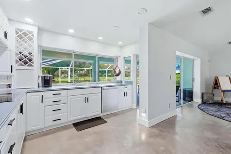 3900 Torrey Pines Boulevard Sarasota FL 34238