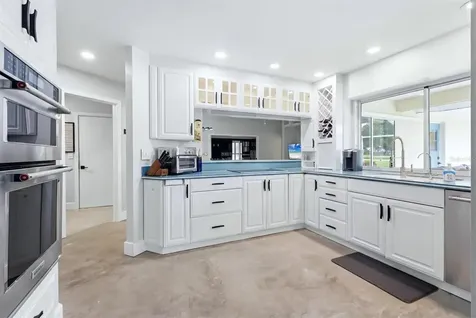 3900 Torrey Pines Boulevard Sarasota FL 34238