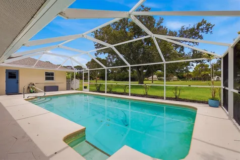 3900 Torrey Pines Boulevard Sarasota FL 34238